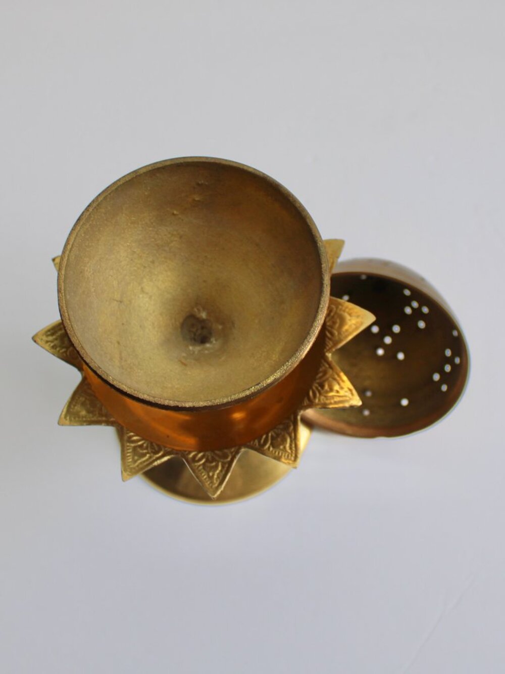 Vintage Large Gold Brass Lotus Beehive Pedestal Incense Holder Burner - Picture 5 of 7